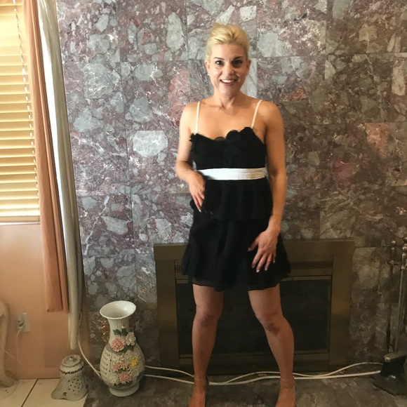 Black & white - Picture 7 of 8